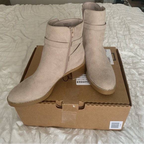 LOFT Booties NEW - Picture 10 of 11